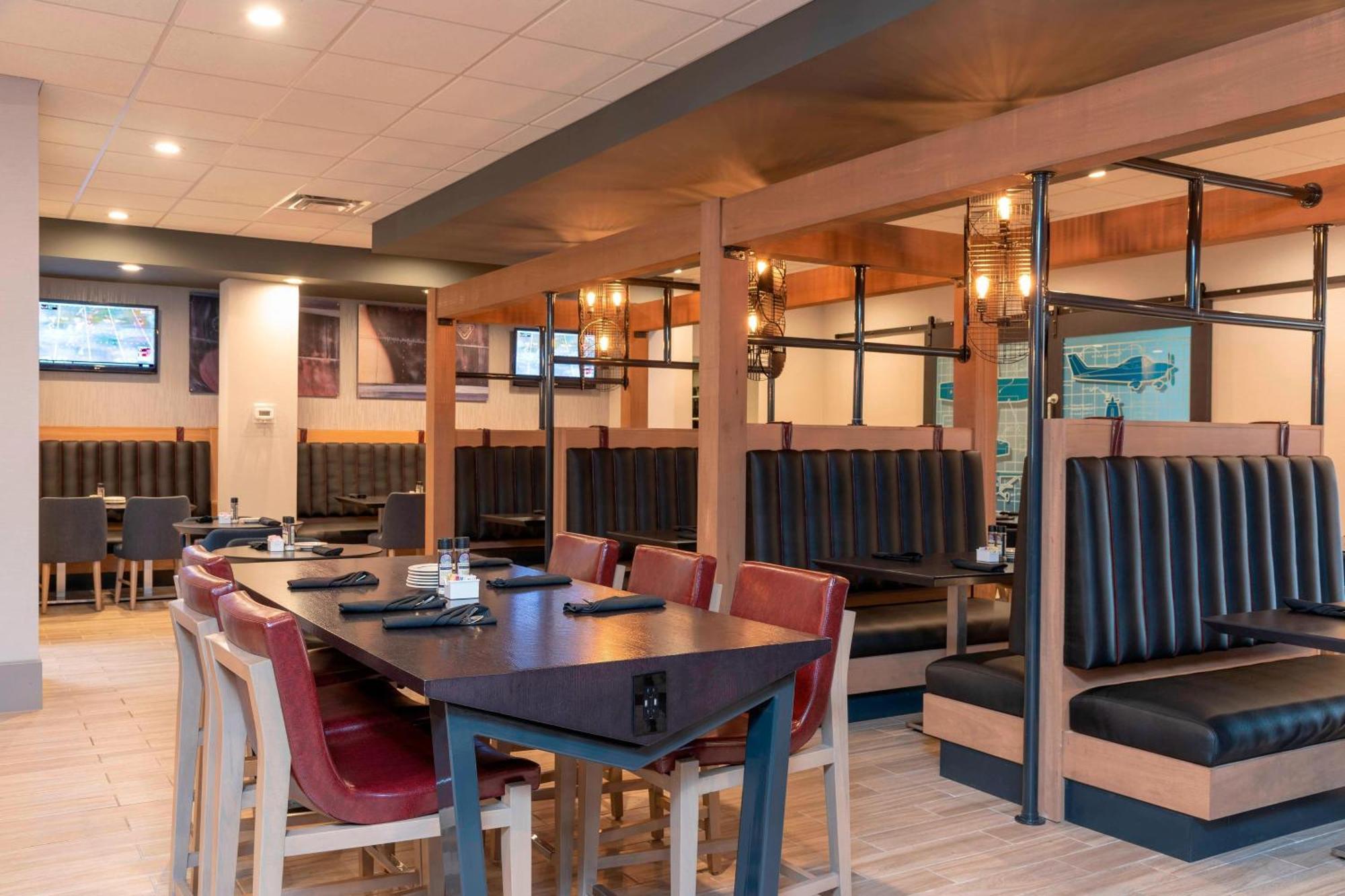 Delta Hotels By Marriott Kalamazoo Conference Center Εξωτερικό φωτογραφία
